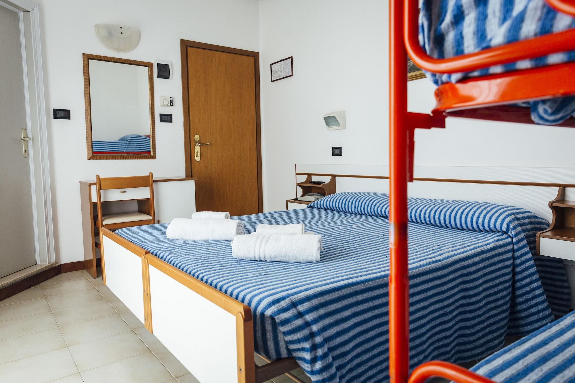 רימיני Hotel Montecarlo מראה חיצוני תמונה