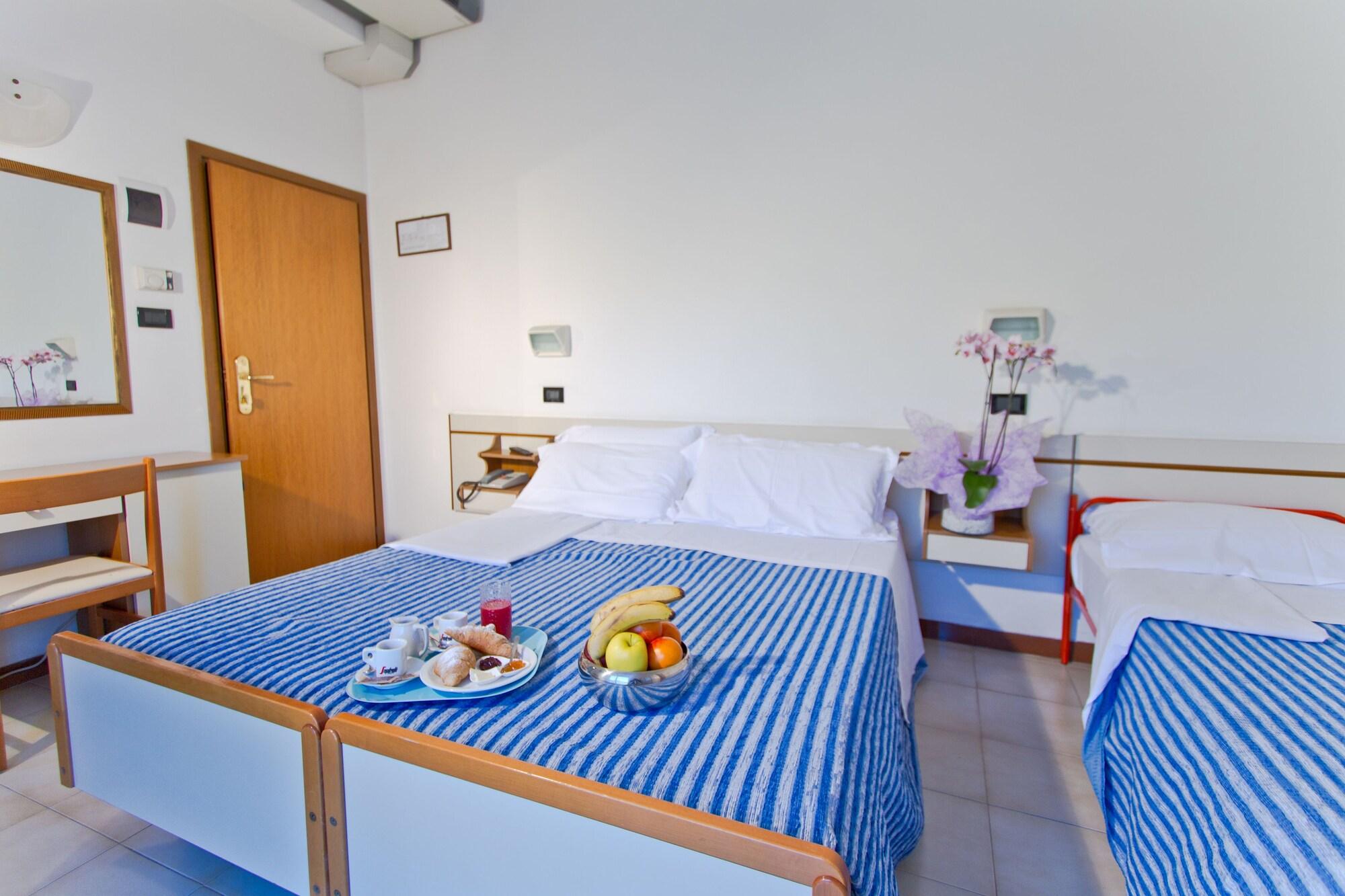 רימיני Hotel Montecarlo מראה חיצוני תמונה