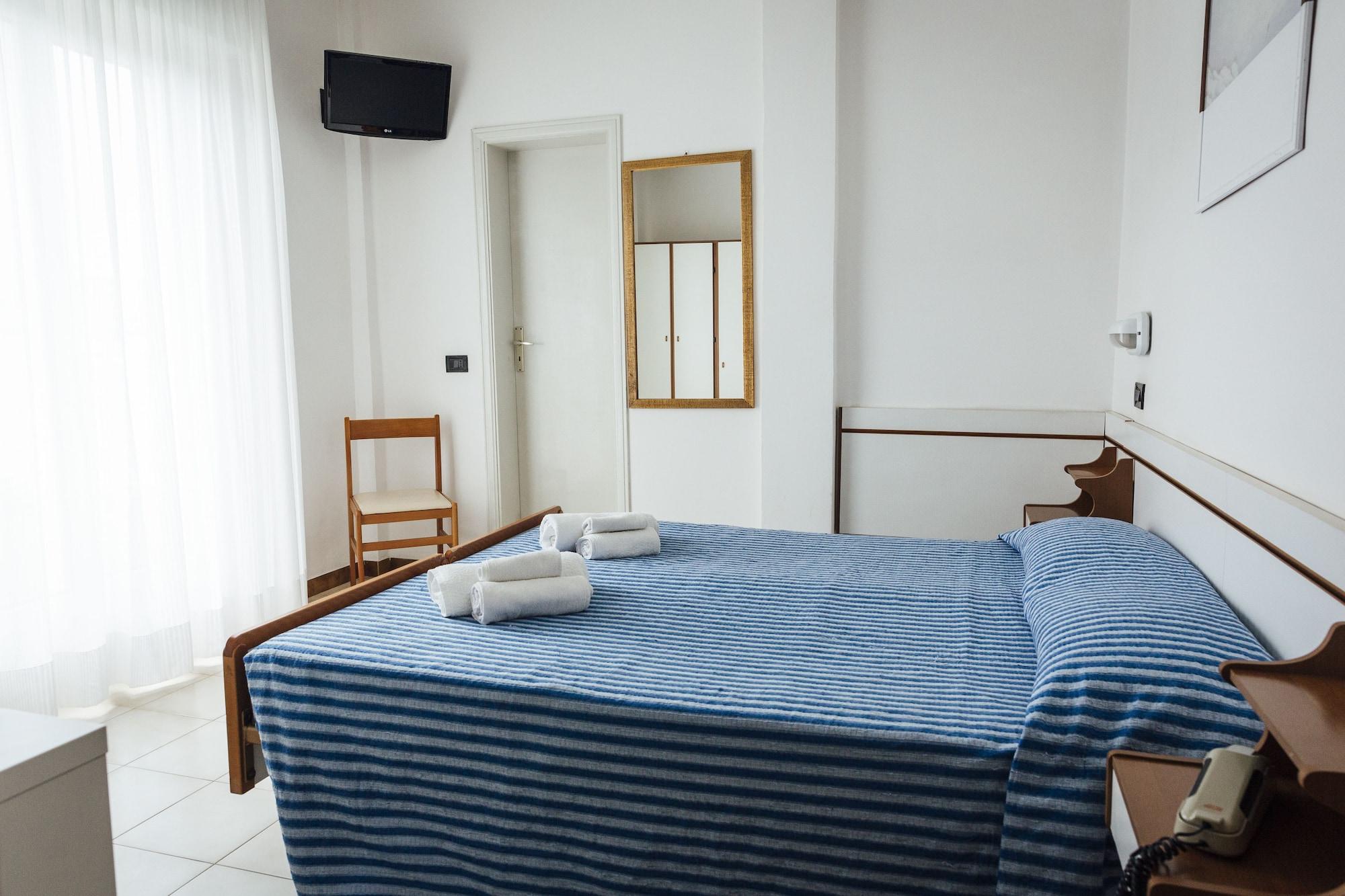רימיני Hotel Montecarlo מראה חיצוני תמונה