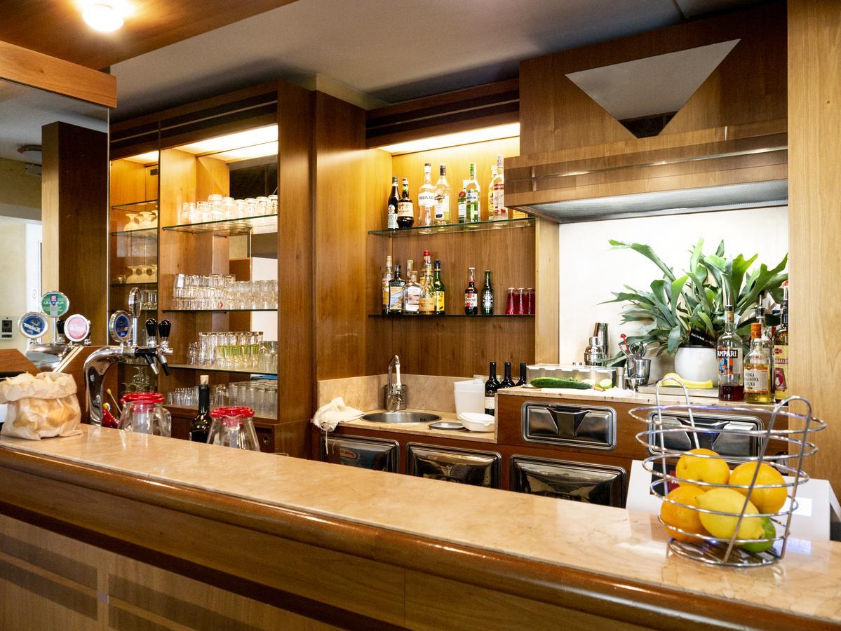 רימיני Hotel Montecarlo מראה חיצוני תמונה