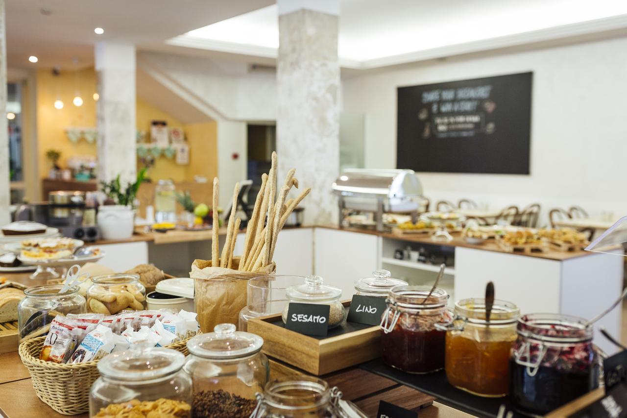 רימיני Hotel Montecarlo מראה חיצוני תמונה