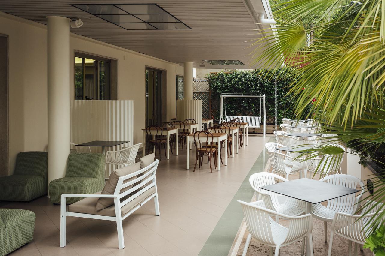 רימיני Hotel Montecarlo מראה חיצוני תמונה