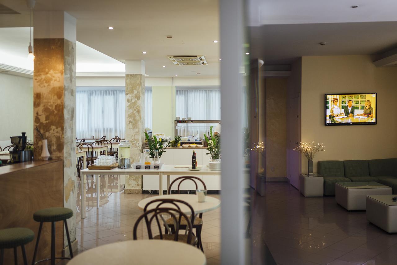 רימיני Hotel Montecarlo מראה חיצוני תמונה